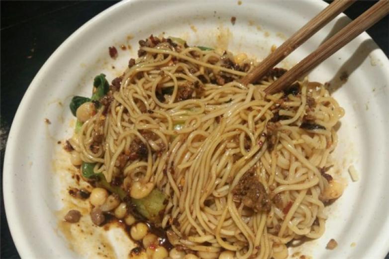 豌豌重庆小面加盟