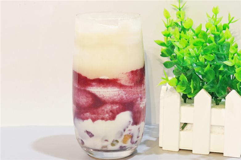 四季鲜奶吧饮品加盟