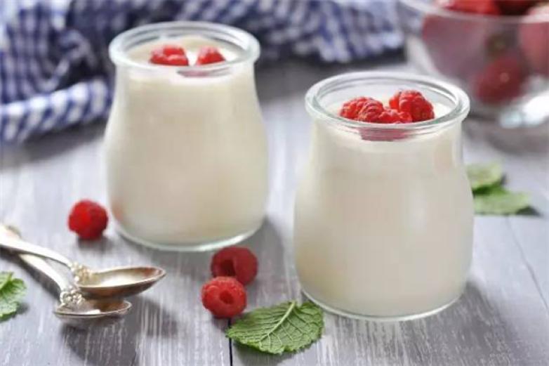 巴乐士鲜奶吧饮品加盟