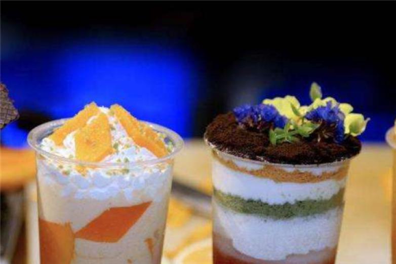 新茶人奶茶店加盟