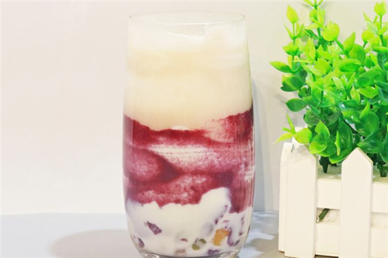 班尼斯鲜奶站饮品加盟