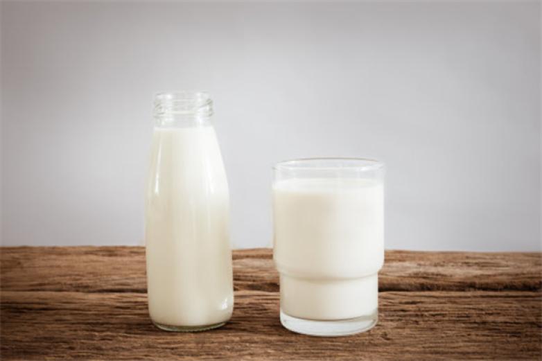 班尼斯鲜奶站饮品加盟