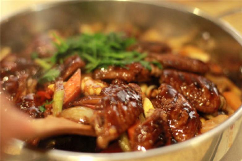 土财主焖锅加盟