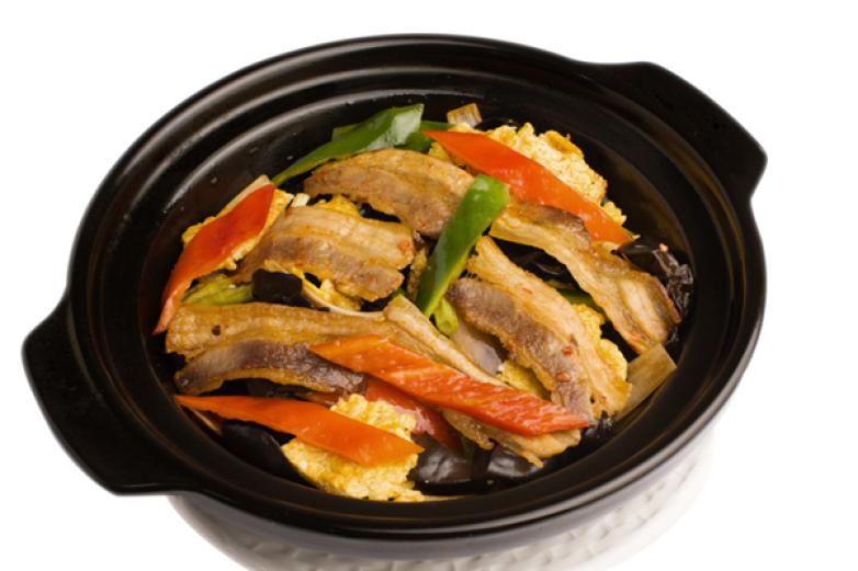 伊碗香砂锅加盟