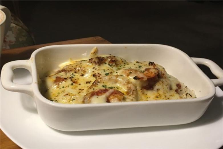 巴莫斯比萨加盟