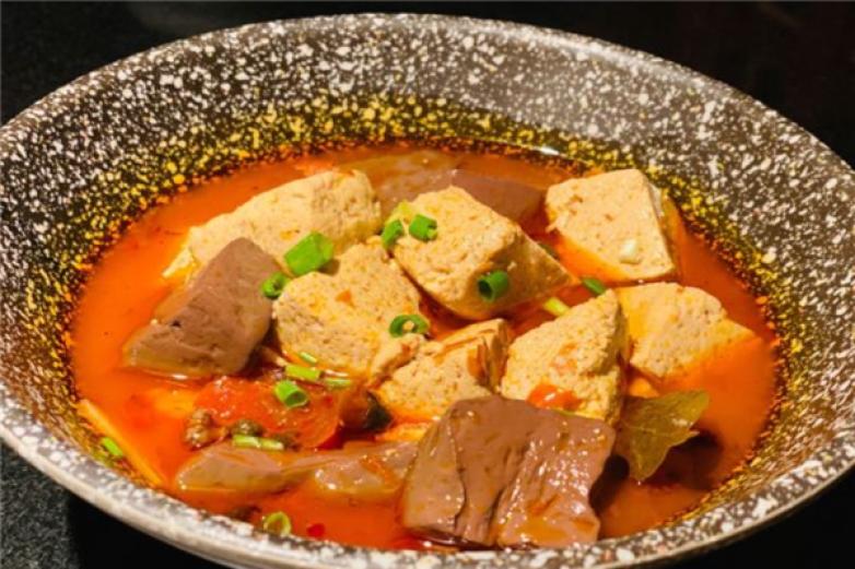 吼爽鳗豚蛙麻辣火锅加盟