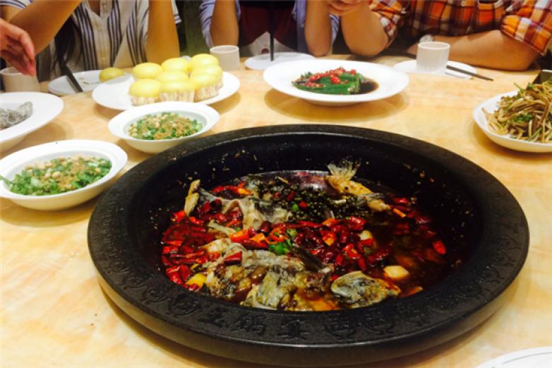 一品石锅鱼加盟