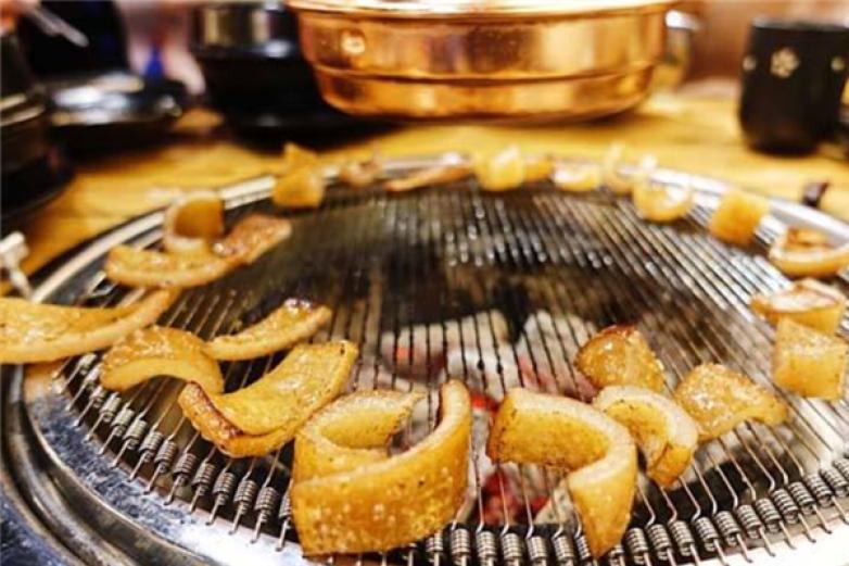 欧美亚自助烤肉加盟