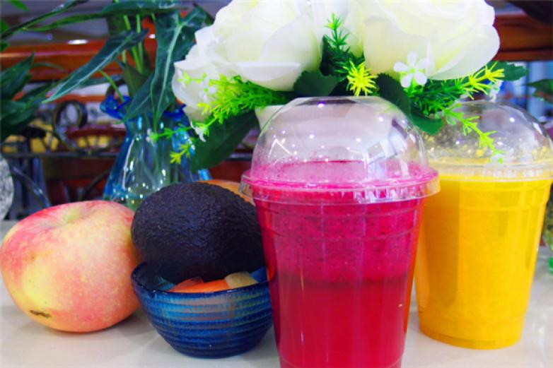柠爱鲜榨果汁饮品加盟