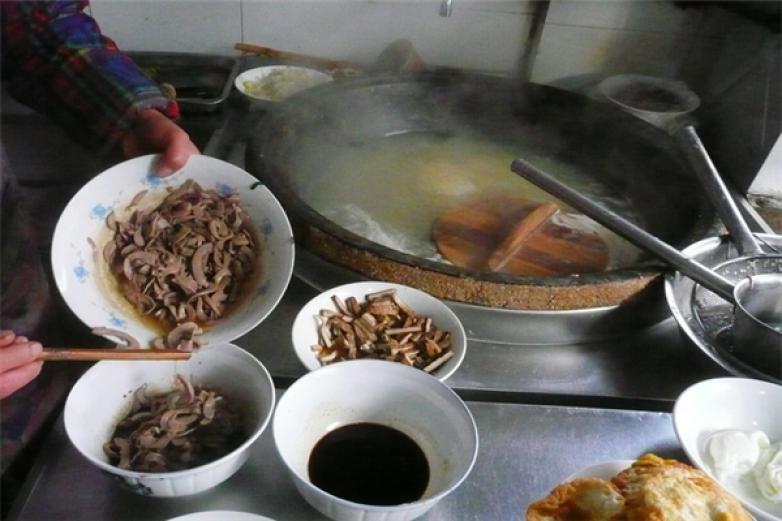 世世香锅盖面加盟