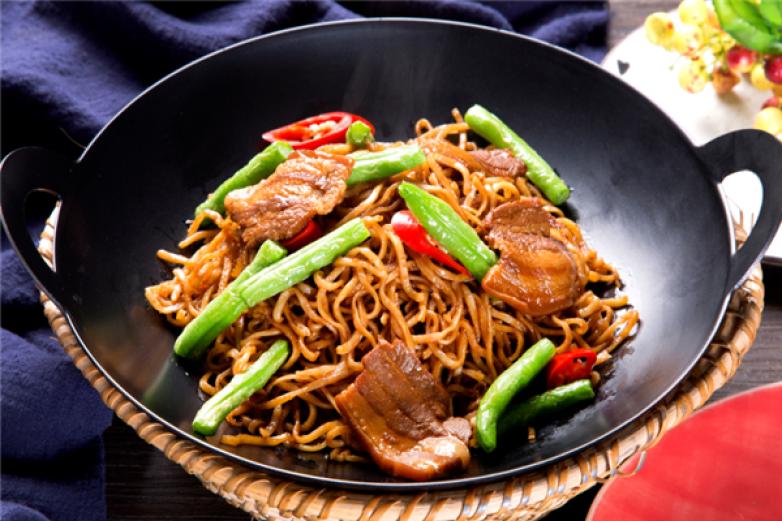 春之水铁锅焖面加盟