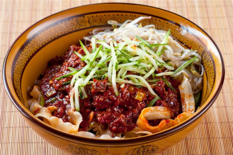 香小二刀削面加盟