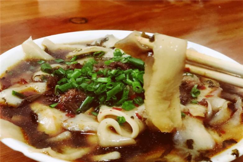 香小二刀削面加盟