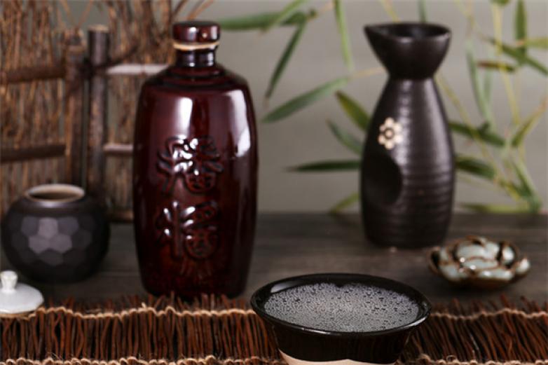 黑老大白酒加盟