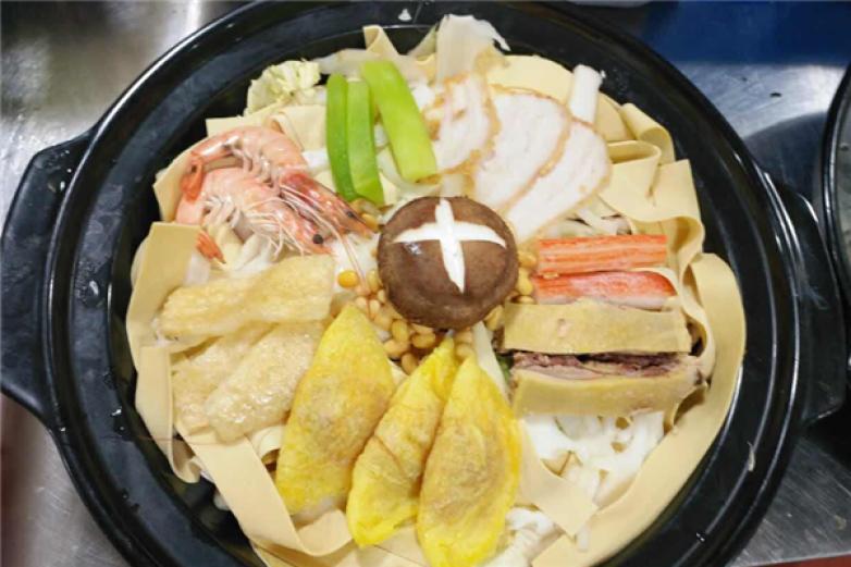 三人行火锅加盟