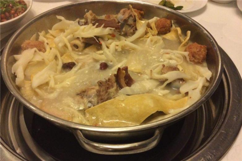 三人行火锅加盟