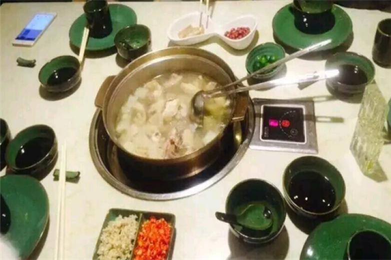 欢乐海岸椰子鸡加盟