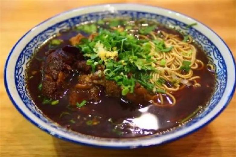 掰哥牛肉面加盟