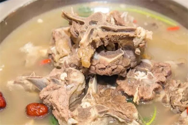 旮旯小犟骨自助骨头锅加盟