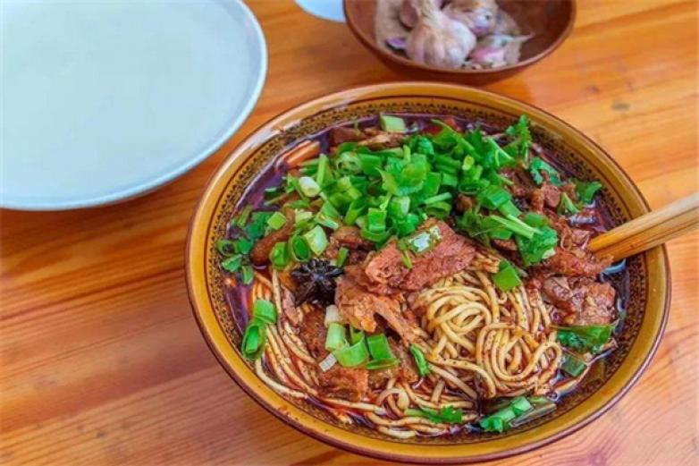 品客牛肉面加盟