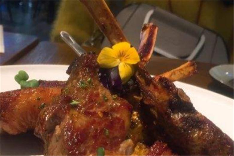 芳芳简餐厅加盟