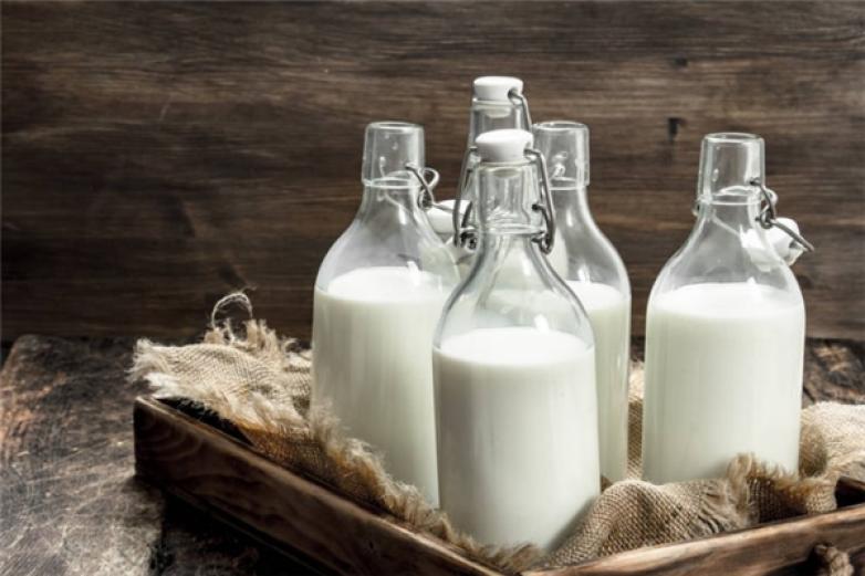 奶白小鲜奶吧加盟