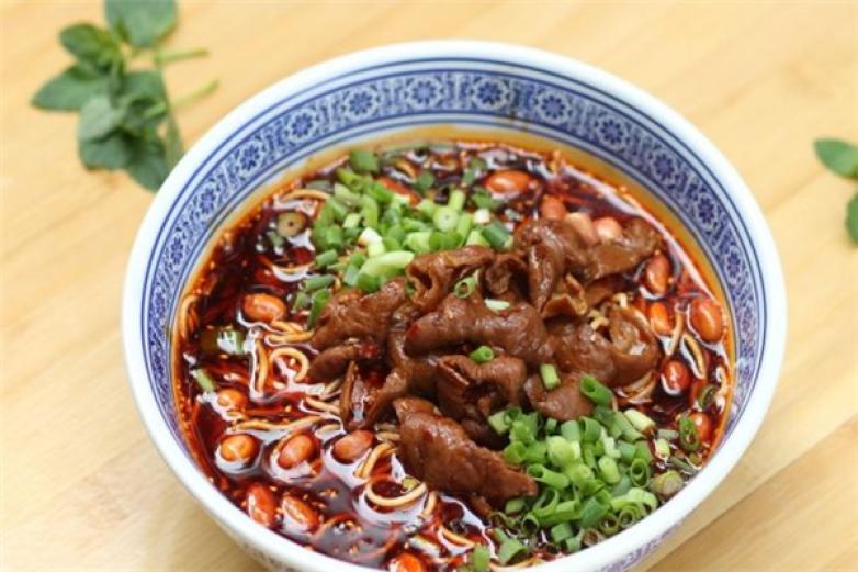 桂釜山城重庆小面加盟