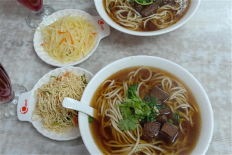 易和通美国加州牛肉面加盟