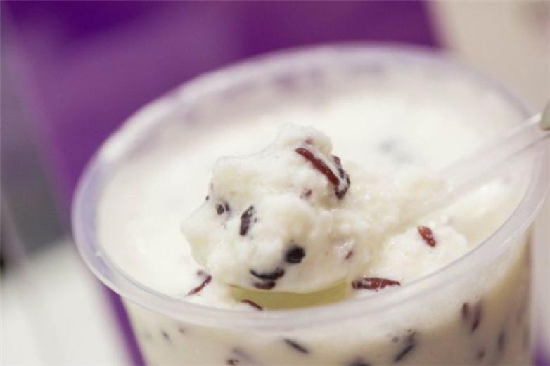 一杯酸奶牛加盟