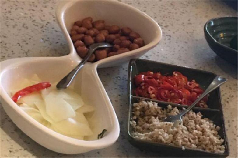 欢乐海岸椰子鸡加盟