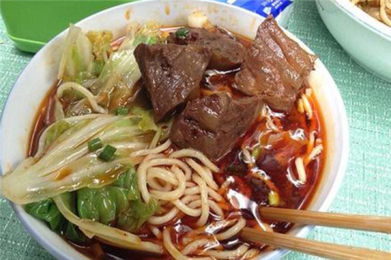 包包白牛肉面加盟