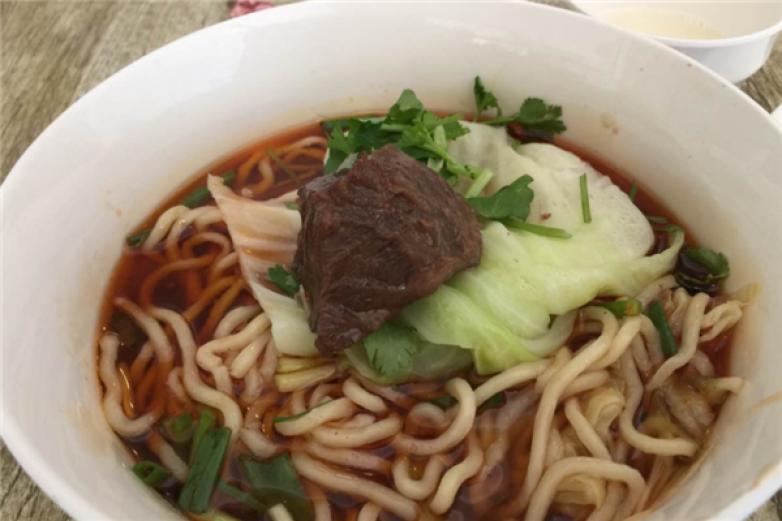 包包白牛肉面加盟