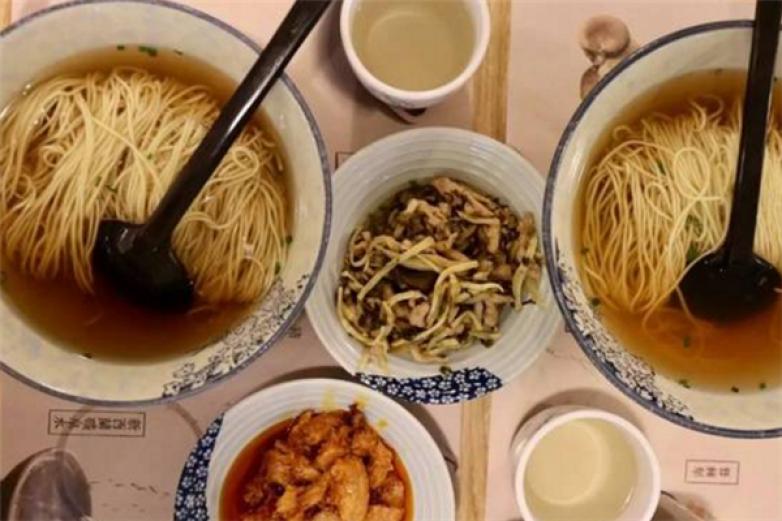 220辣肉面馆加盟