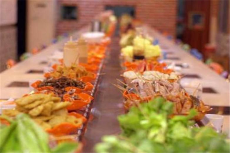 一点香旋转小火锅加盟