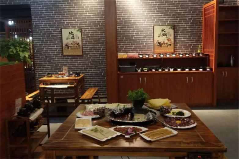 重庆柒桌火锅加盟