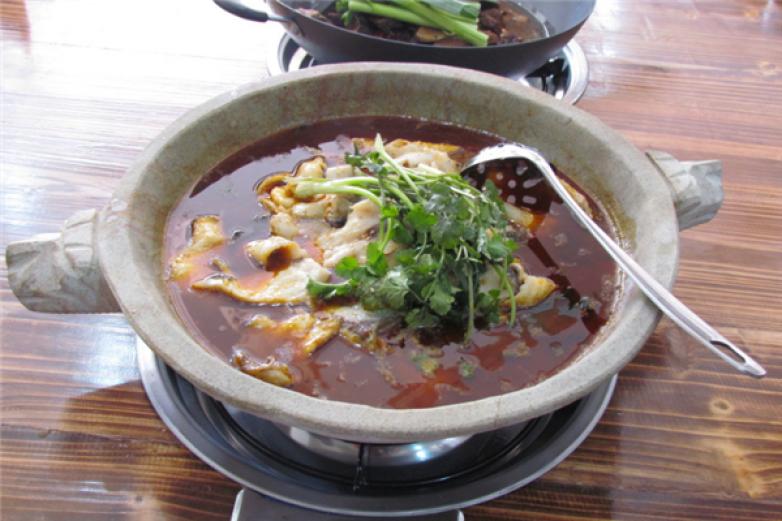 宫廷石锅鱼加盟