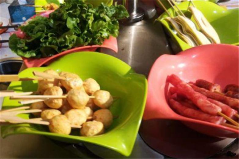 遇见旋转小火锅加盟