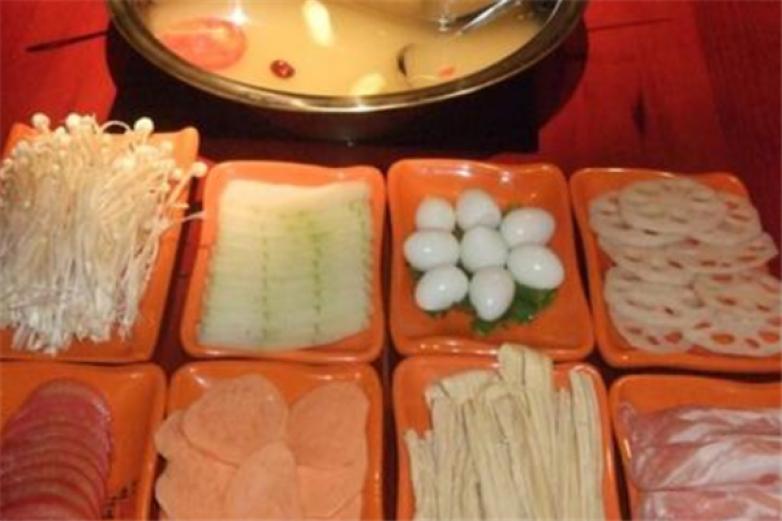 辣阿婆火锅加盟