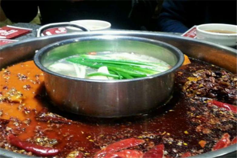 渝洞天火锅加盟