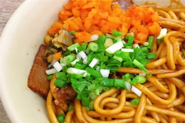 刘记三狗牛肉面馆加盟