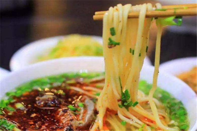 白老七蓬灰牛肉面加盟