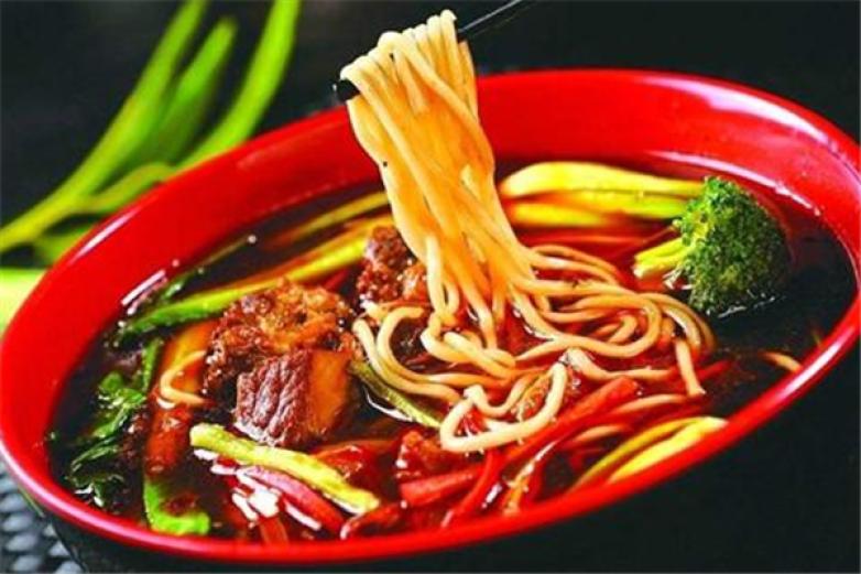 白老七蓬灰牛肉面加盟