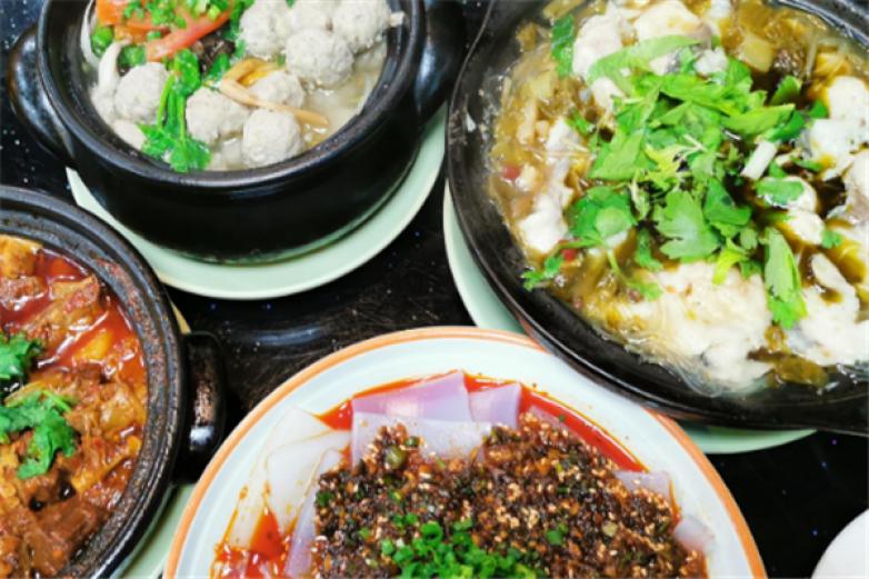 聚龙砂锅居加盟