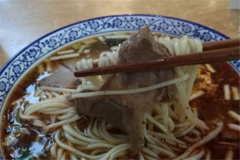 西林春牛肉面加盟