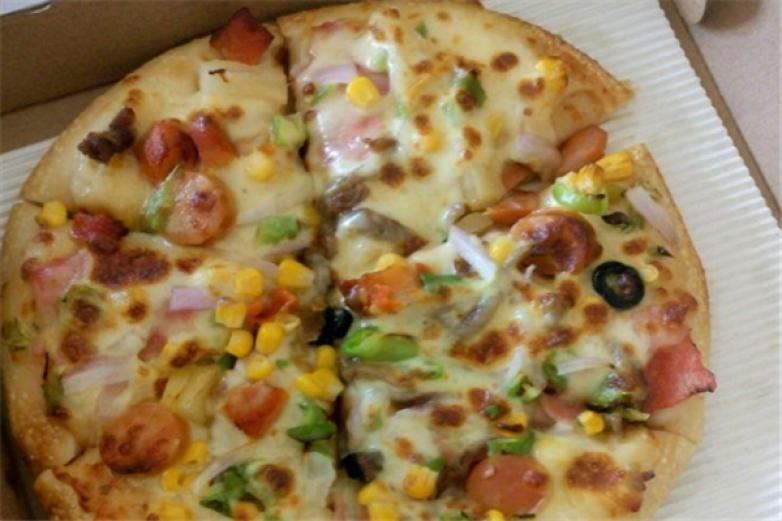 芝心实意披萨加盟