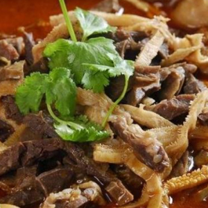 大草原牛肉牛杂火锅