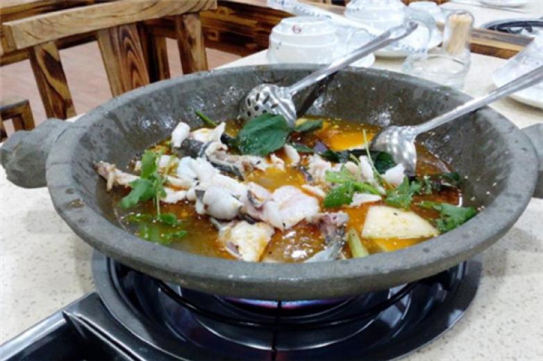 洞庭湖石锅鱼加盟