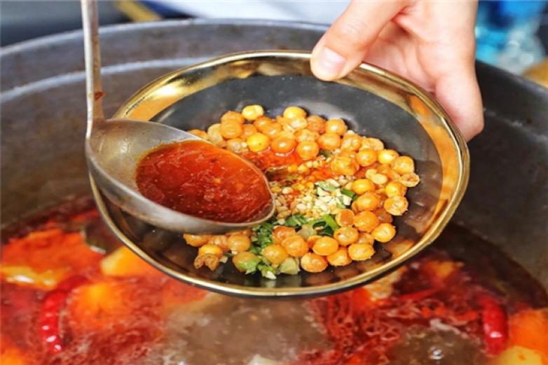 柚李简单的幸福火锅加盟