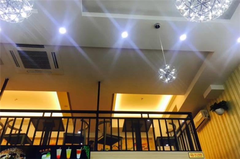 华客多现烤汉堡加盟