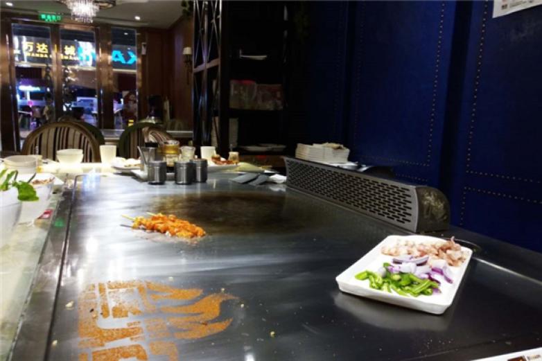 盛宴铁板烧加盟